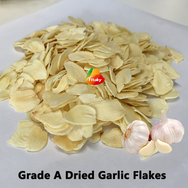 dried garlic flakes