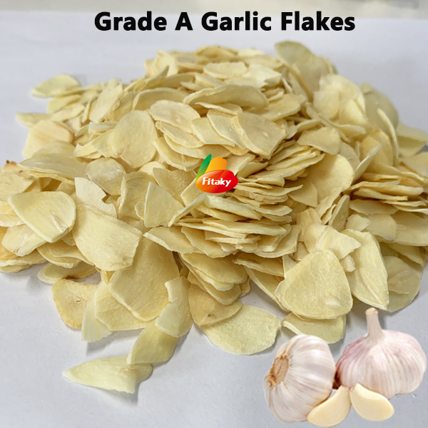 Garlic flakes